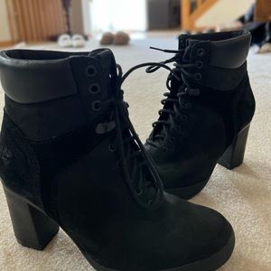 VERY CUTE Timberland Heel Boots